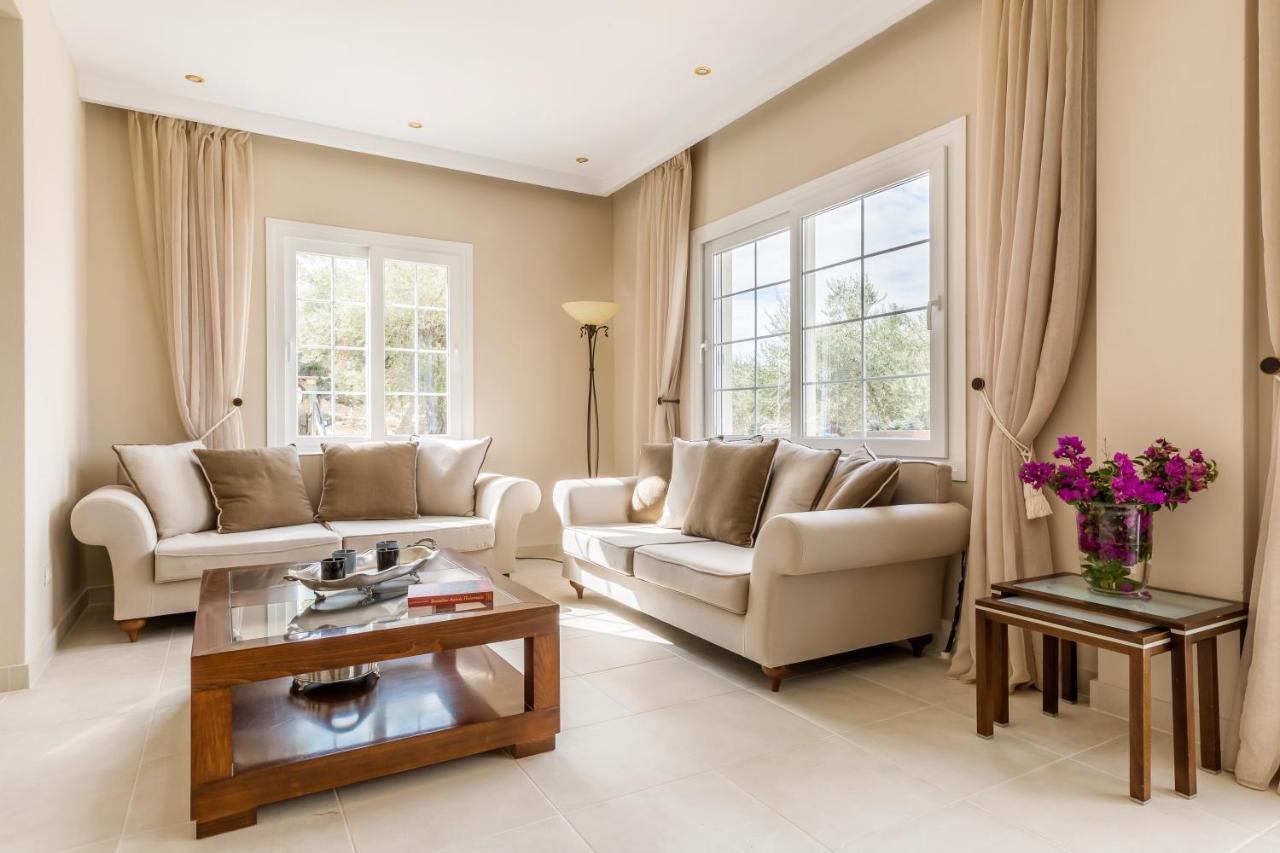 Revenio Villa Skopelos Town