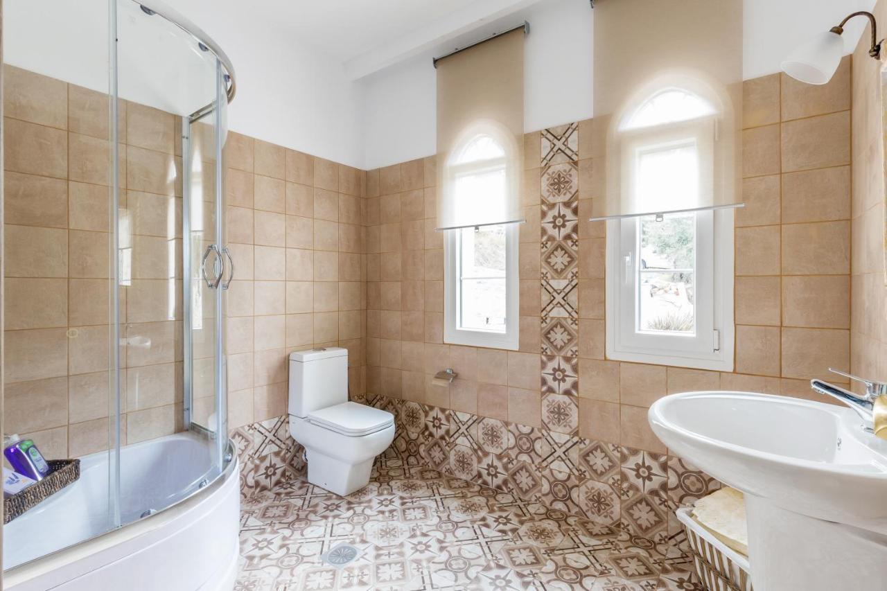 Revenio Villa *